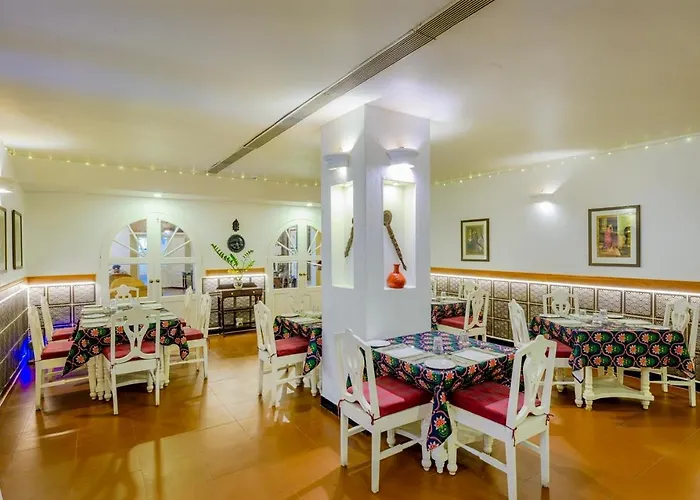 Neemrana'S- Tower House